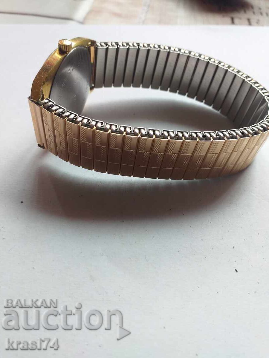 Ceas placat cu aur cu preț 60.00 BGN | € 30.68 Ceas placat cu aur cu preț 60.00 BGN | € 30.68