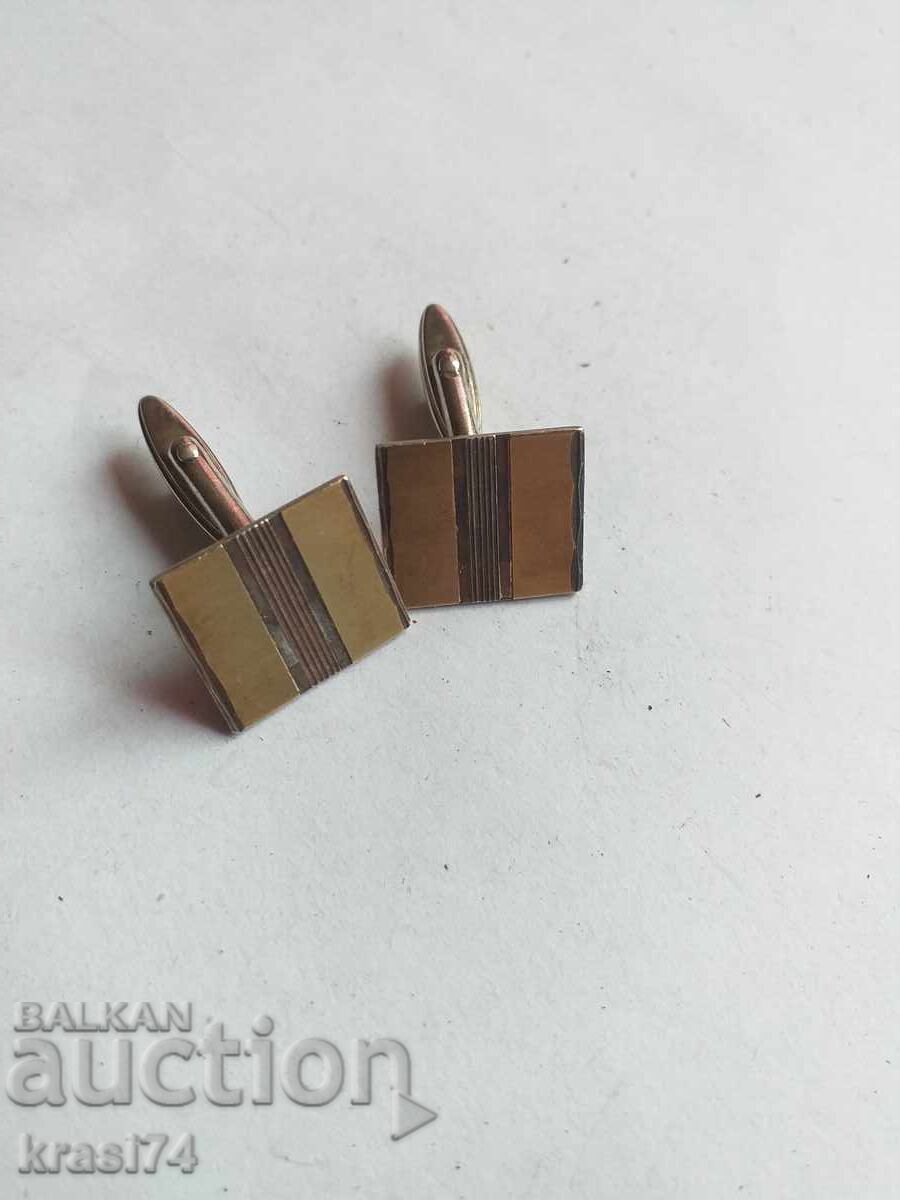 Licitație Butoni aur și argint Licitație Butoni aur și argint