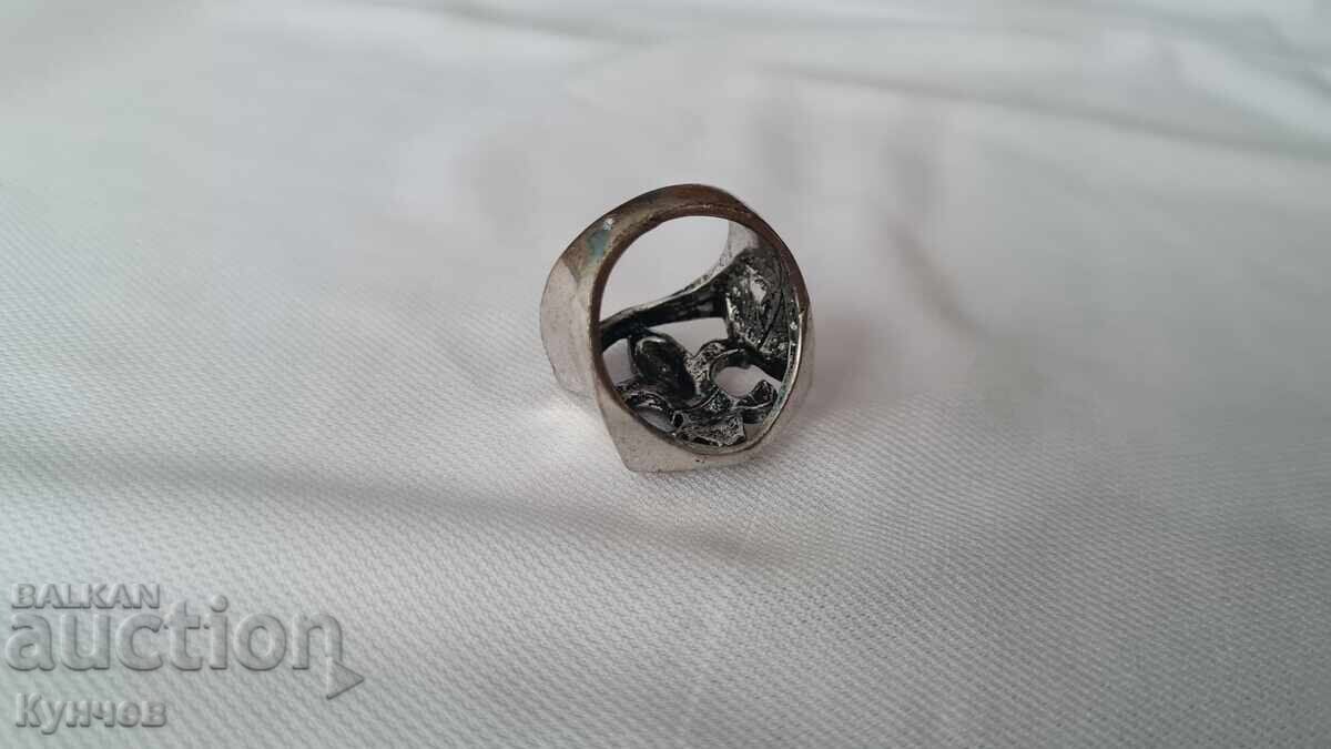 Δαχτυλίδι, σκαουτς, κρίνος, βασιλιάς με τιμή 20.00 BGN | € 10.23 Δαχτυλίδι, σκαουτς, κρίνος, βασιλιάς με τιμή 20.00 BGN | € 10.23