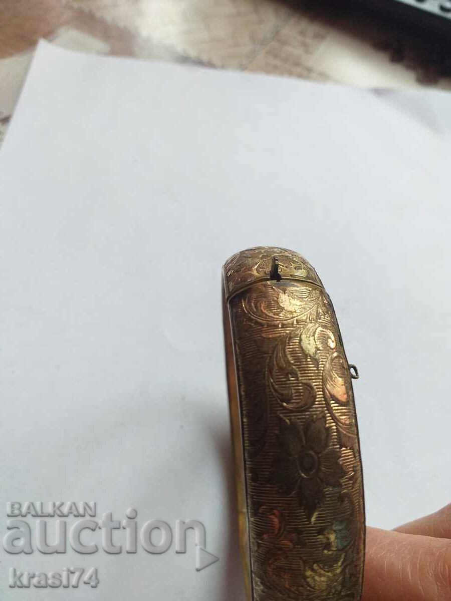 Επιχρυσωμένο βραχιόλι με τιμή 35.00 BGN | € 17.90