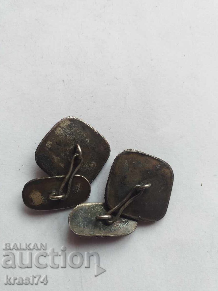 Ασημένια μανικετόκουμπα με τιμή 25.00 BGN | € 12.78