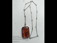 Кехлибарено колие