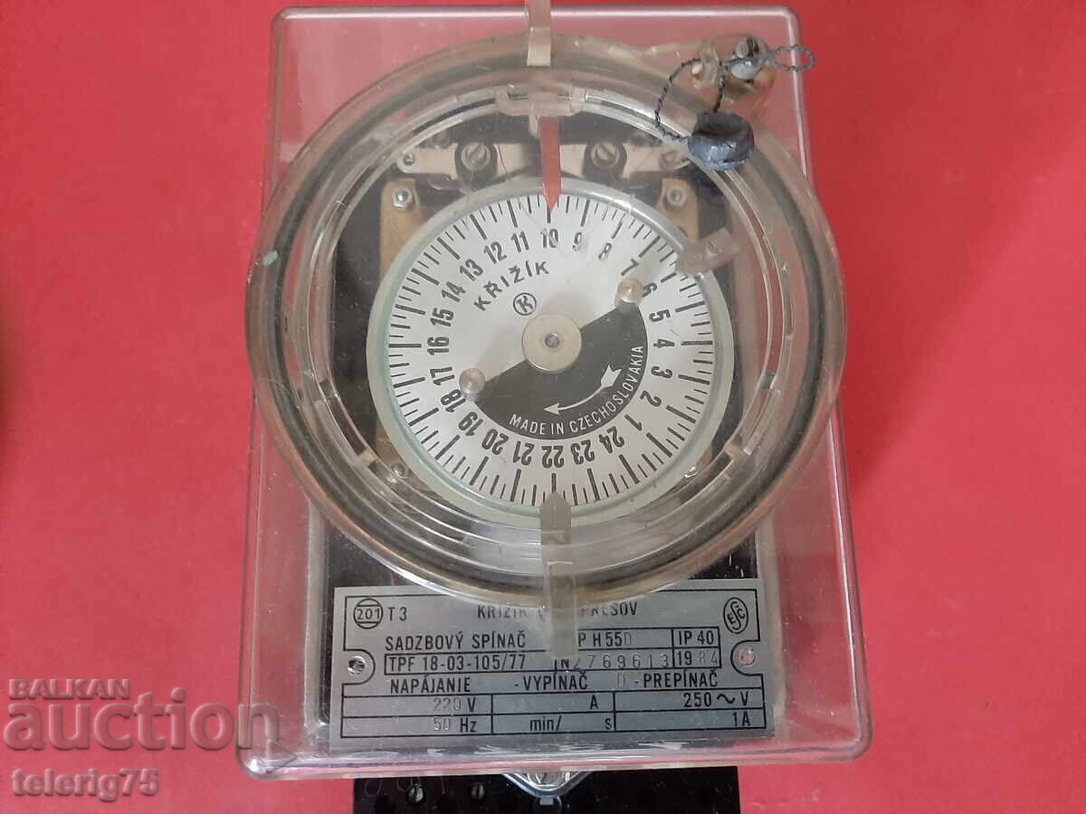 Ceas Electromecanic Cehoslovac 'KRIZIK' cu preț 25.00 BGN | € 12.78 Ceas Electromecanic Cehoslovac 'KRIZIK' cu preț 25.00 BGN | € 12.78