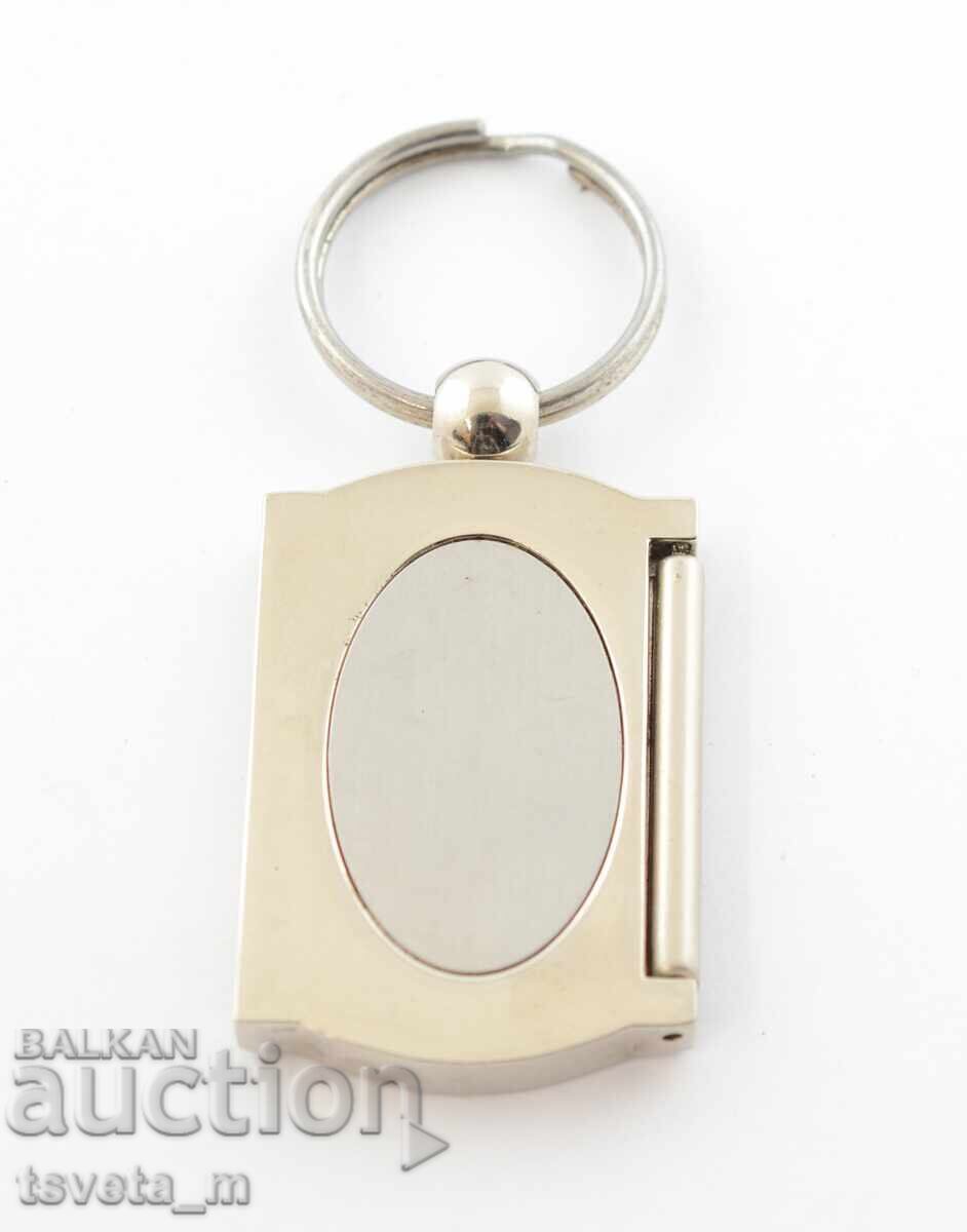 Ключодържател PARIS с цена € 2.00 | 3.91 лв. Ключодържател PARIS с цена € 2.00 | 3.91 лв.