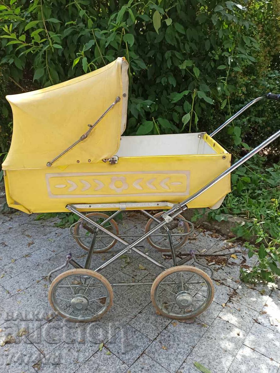 ΣΟΤΣ. ΠΑΙΔΙΚΟ ΚΑΡΟΤΣΙ ΓΙΑ ΚΟΥΚΛΕΣ ΚΙΤΡΙΝΟ με τιμή 100.00 BGN | € 51.13