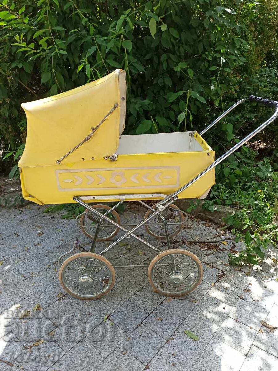 ΣΟΤΣ. ΠΑΙΔΙΚΟ ΚΑΡΟΤΣΙ ΓΙΑ ΚΟΥΚΛΕΣ ΚΙΤΡΙΝΟ