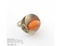 Ενα δαχτυλίδι