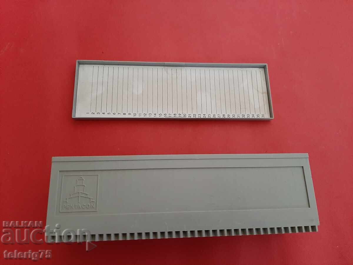 'PENTACON' Slide Magazine for Slide Projectors - for 36 slides with price 20.00 BGN | € 10.23