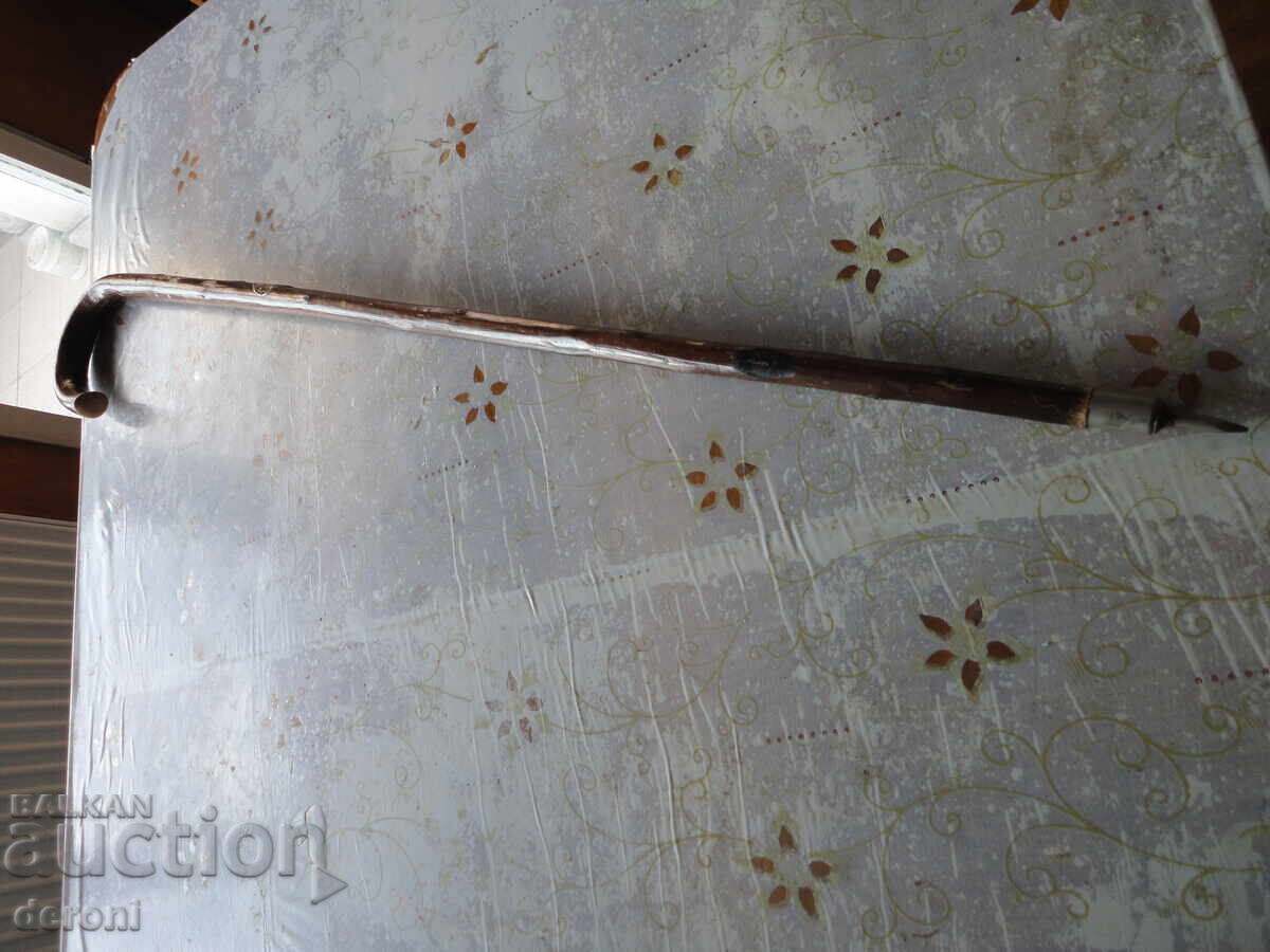 Τουριστικό μπαστούνι με εμβλήματα, κονκάρδες, ξυλόγλυπτα 2 με τιμή 30.00 BGN | € 15.34