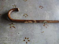 Τουριστικό μπαστούνι με εμβλήματα, κονκάρδες, ξυλόγλυπτα 2