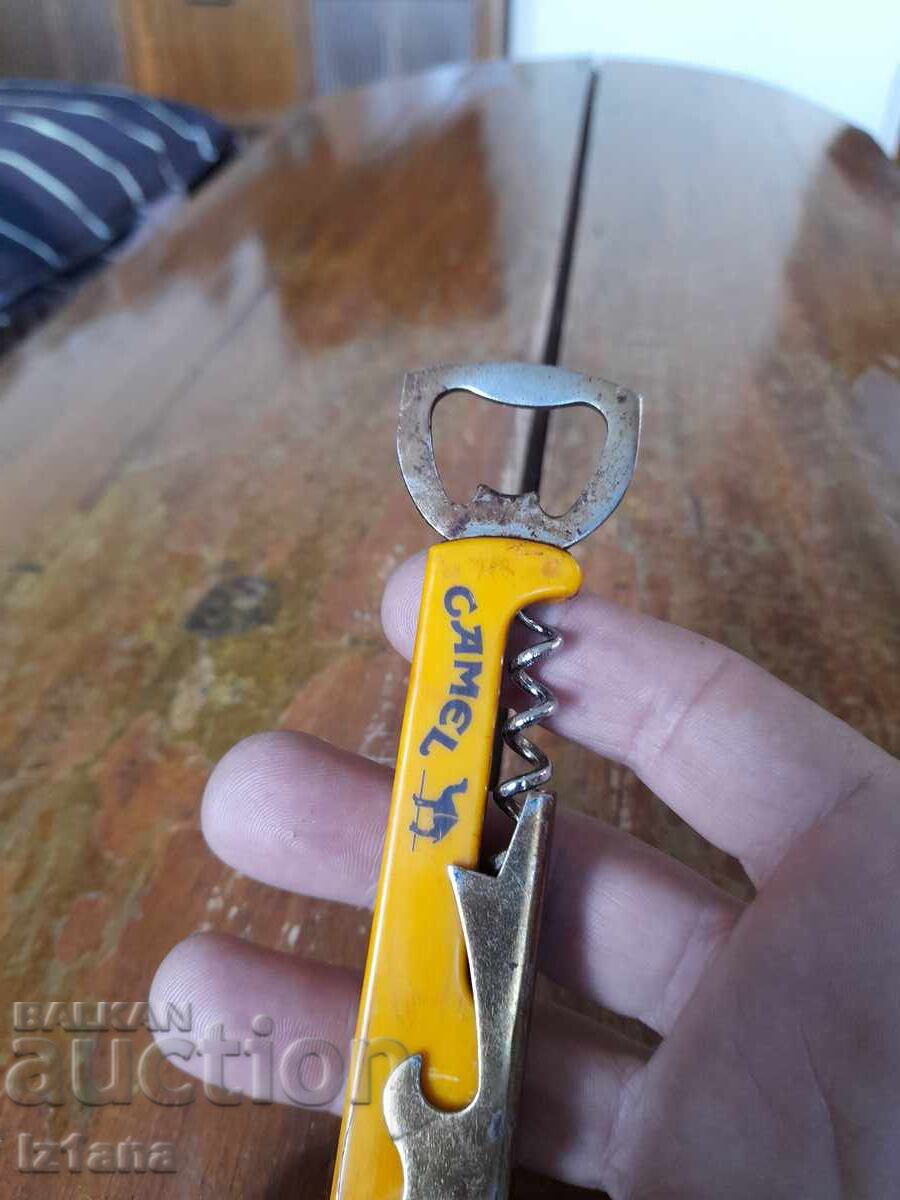 Deschizător de sticle vechi Camel cu preț 27.00 BGN | € 13.80 Deschizător de sticle vechi Camel cu preț 27.00 BGN | € 13.80