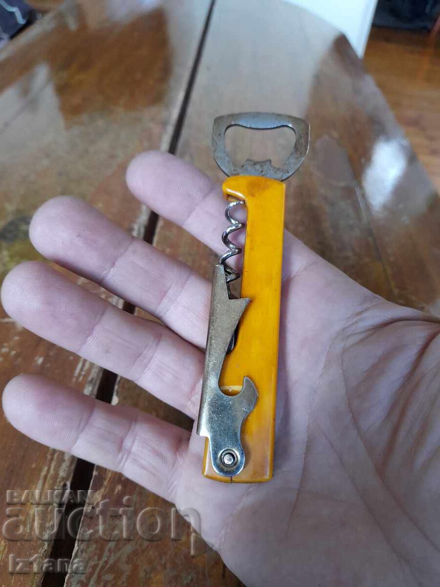 Livrarea Deschizător de sticle vechi Camel Livrarea Deschizător de sticle vechi Camel