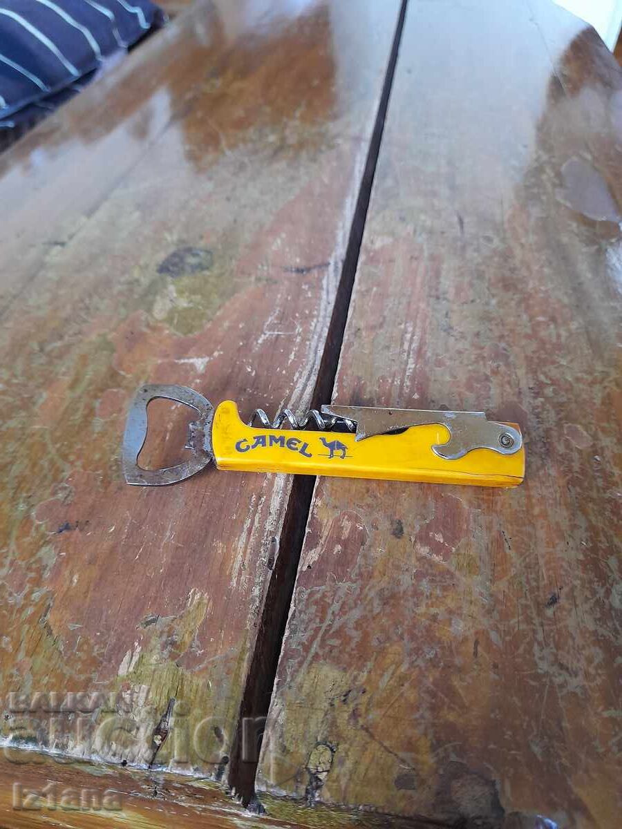 Deschizător de sticle vechi Camel Deschizător de sticle vechi Camel