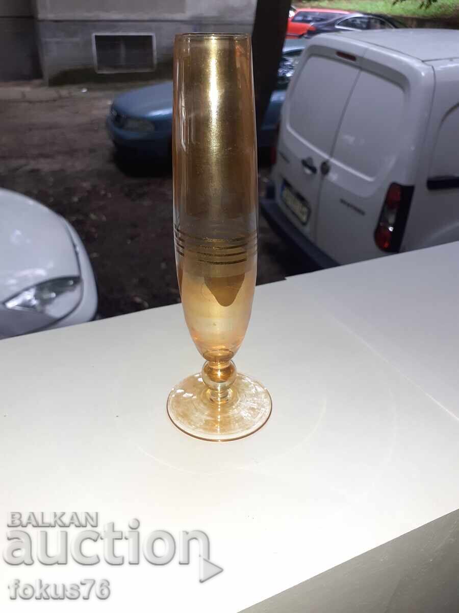 Auction Vase - glass vase Auction Vase - glass vase