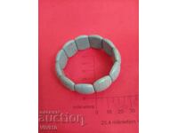 Старинна гривна с камъни