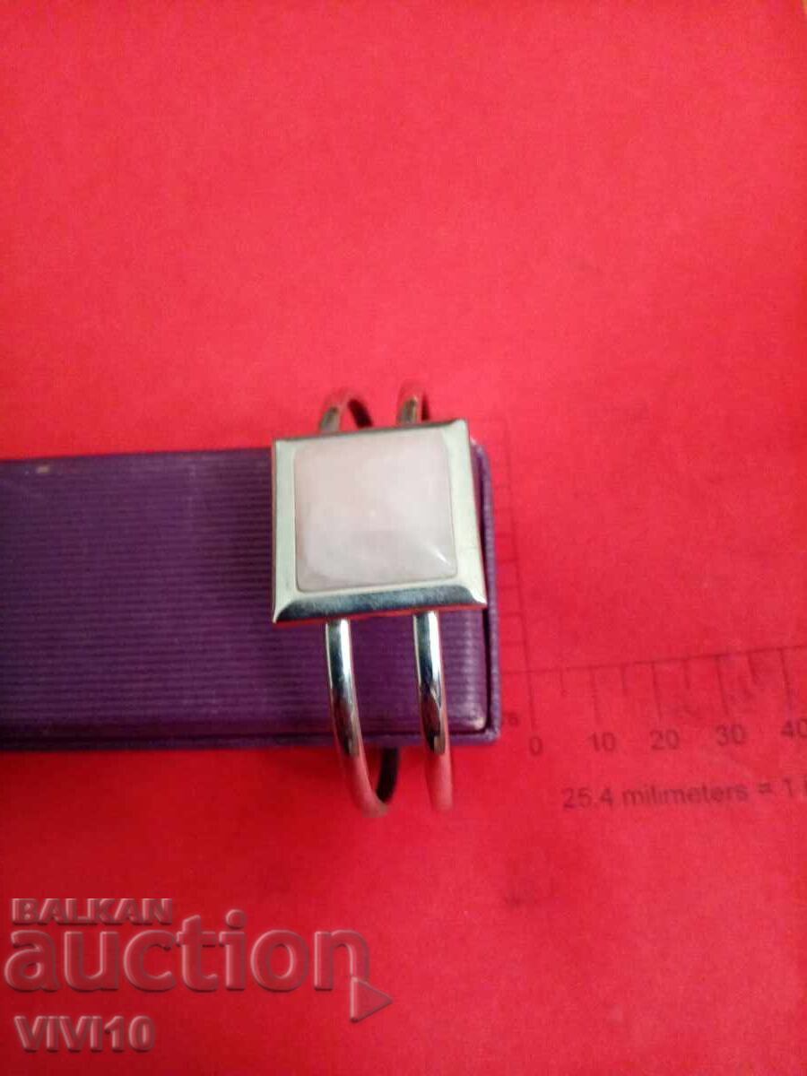 Brățară veche cu piatră mare cu preț 30.00 BGN | € 15.34