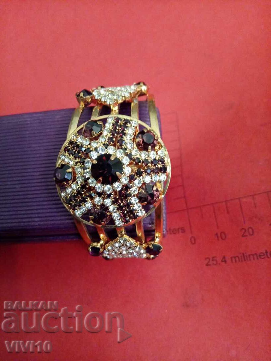 Αρχαίο βραχιόλι με πέτρες με τιμή 40.00 BGN | € 20.45