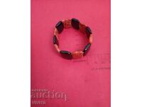 Brățară veche cu pietre