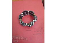 Αρχαίο βραχιόλι με πέτρες