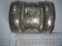 Стара интересна гривна.