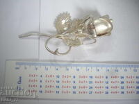 Trandafir metalic frumos