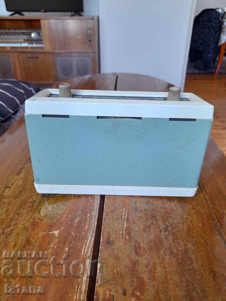 Delivery of Old radio, Ingelen radio receiver Delivery of Old radio, Ingelen radio receiver