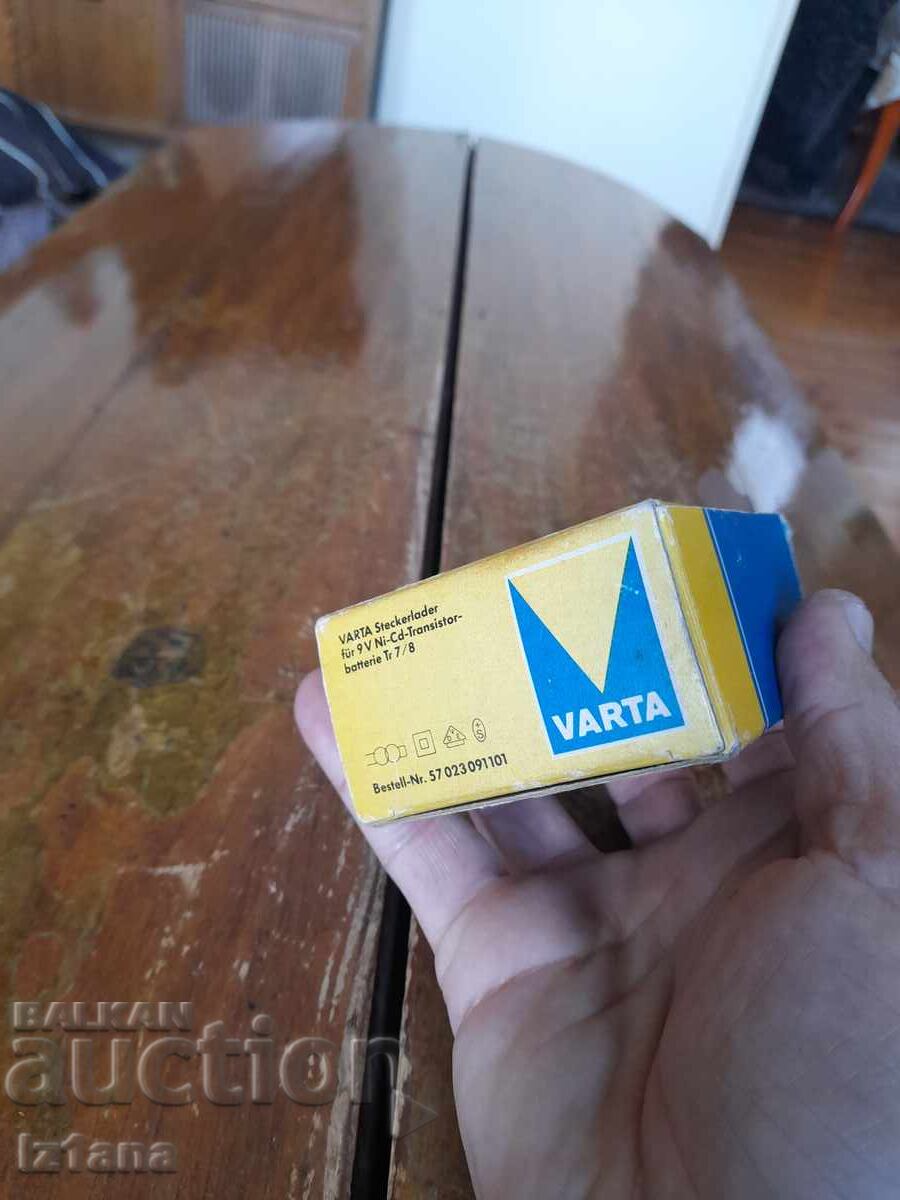 Παλιό φορτιστής μπαταριών Varta με τιμή 32.00 BGN | € 16.36