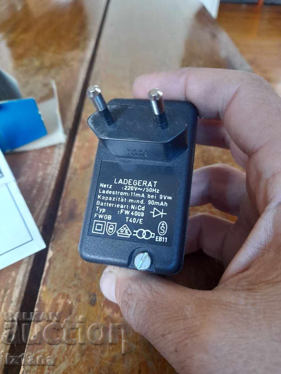 Παράδοση Παλιό φορτιστής μπαταριών Varta