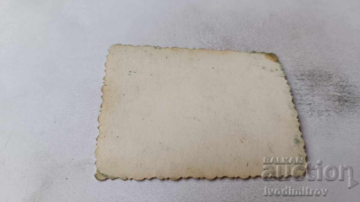 Fotografie Tineri pe malul mării cu preț 2.45 BGN | € 1.25 Fotografie Tineri pe malul mării cu preț 2.45 BGN | € 1.25