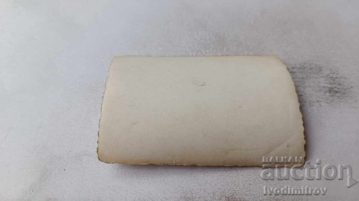 Fotografie Tineri pe terasă cu preț 1.85 BGN | € 0.95 Fotografie Tineri pe terasă cu preț 1.85 BGN | € 0.95