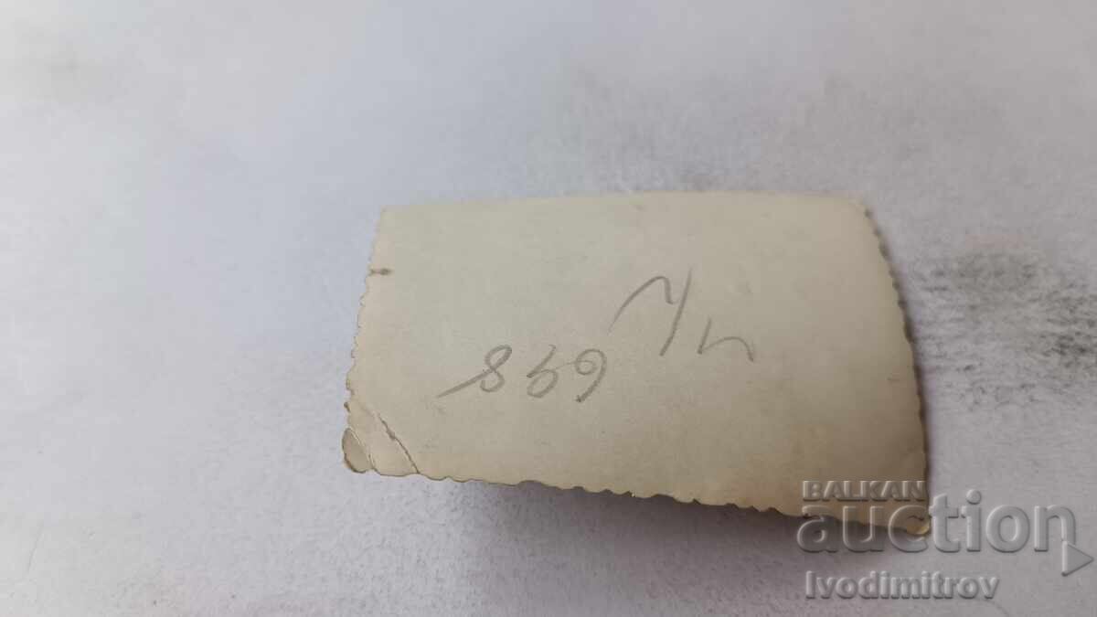 Foto Femeie pe plajă cu preț 1.45 BGN | € 0.74 Foto Femeie pe plajă cu preț 1.45 BGN | € 0.74