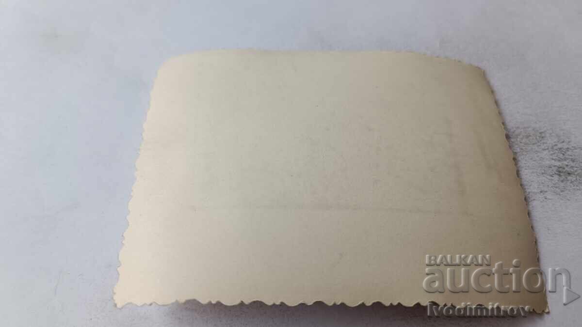 Foto Omul pe plajă cu preț 2.65 BGN | € 1.35