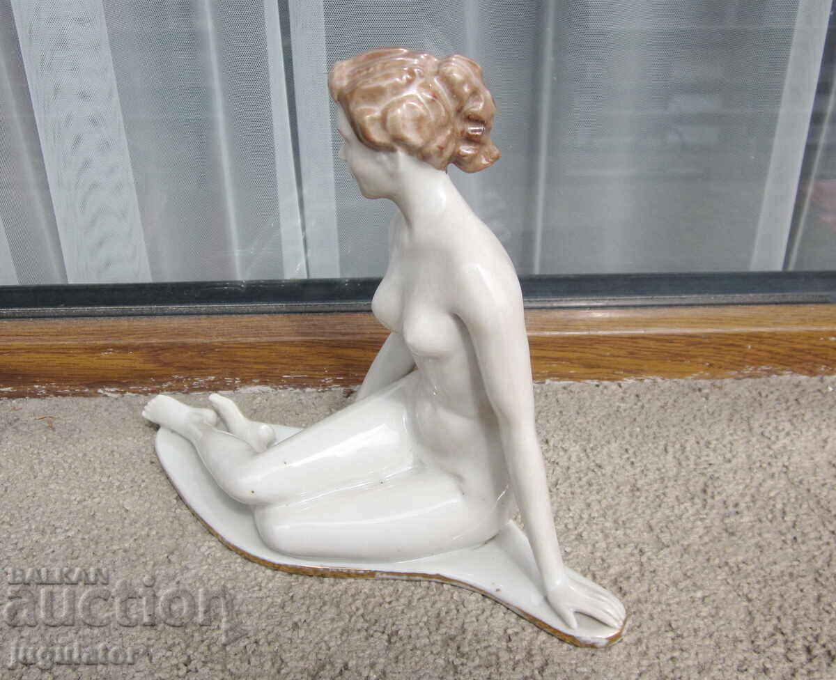 Delivery of Old Bulgarian porcelain figurine of a nude woman SIP Delivery of Old Bulgarian porcelain figurine of a nude woman SIP