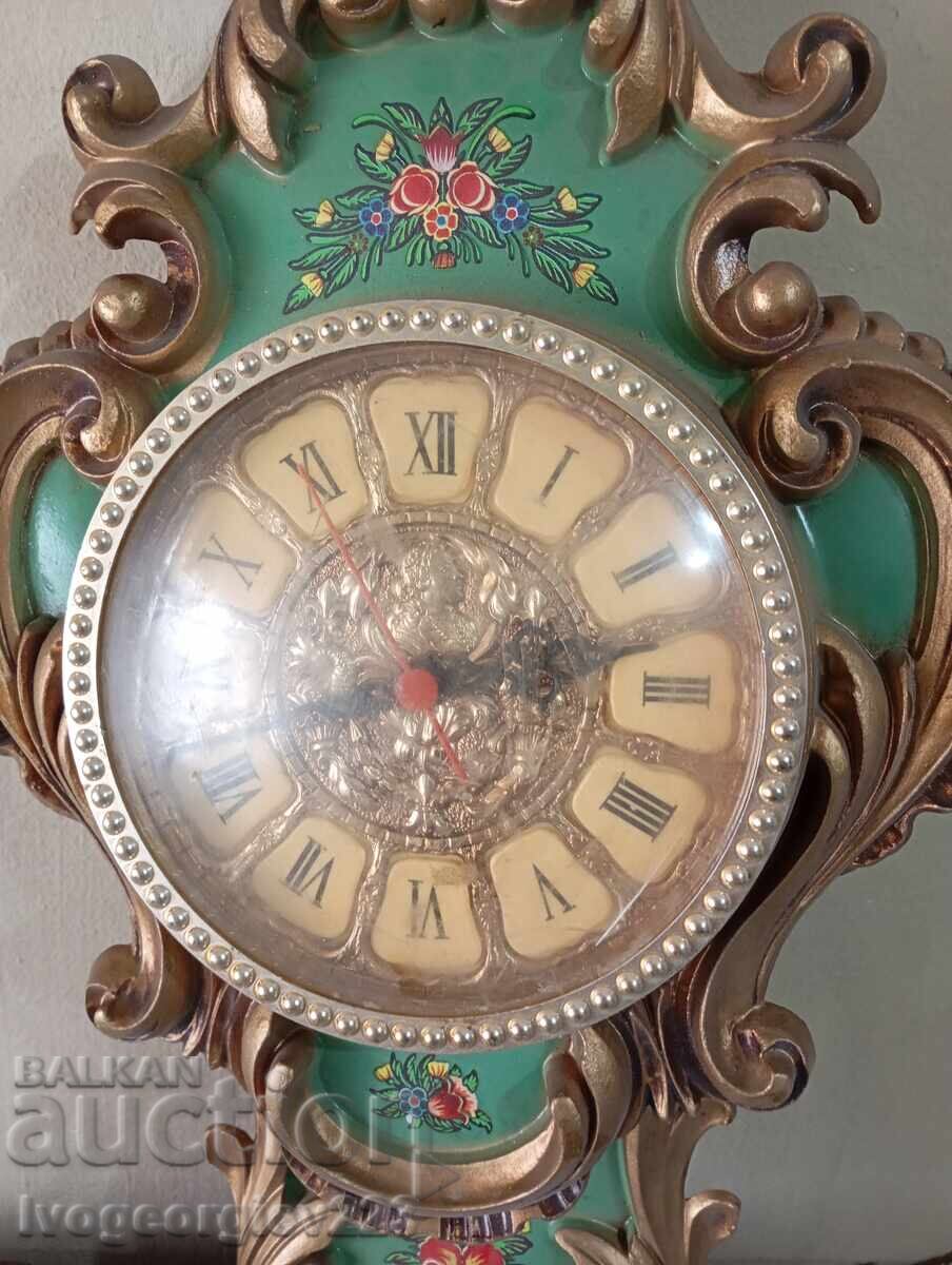 Ρολόι τοίχου σε στυλ μπαρόκ με τιμή 70.00 BGN | € 35.79