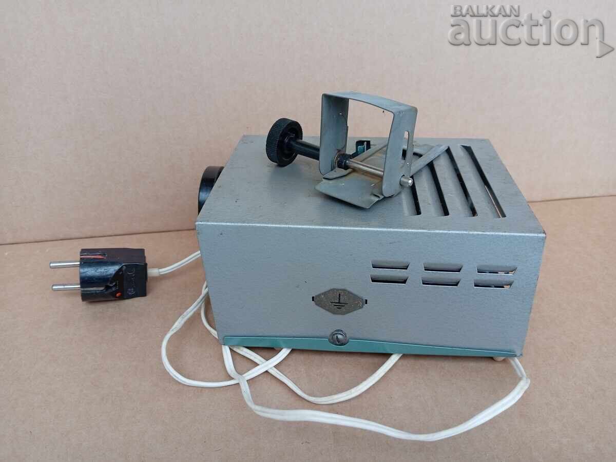 Δημοπρασία Παλιό προβολικό μηχάνημα δεκαετίας 70 Δημοπρασία Παλιό προβολικό μηχάνημα δεκαετίας 70