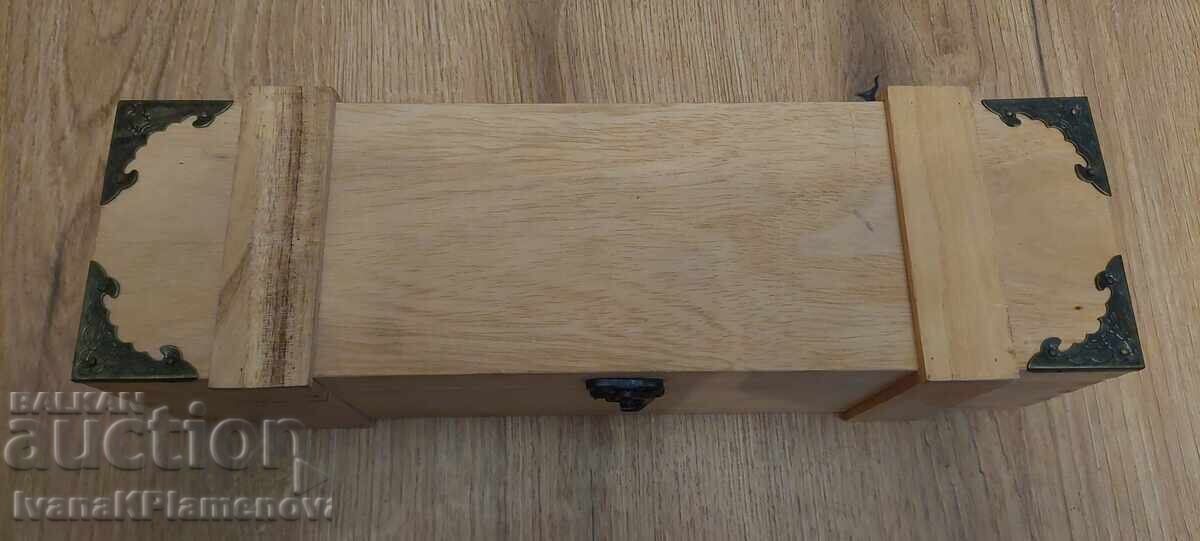 Cutie din lemn pentru vin pentru cunoscători cu preț € 13.00 | 25.43 BGN Cutie din lemn pentru vin pentru cunoscători cu preț € 13.00 | 25.43 BGN