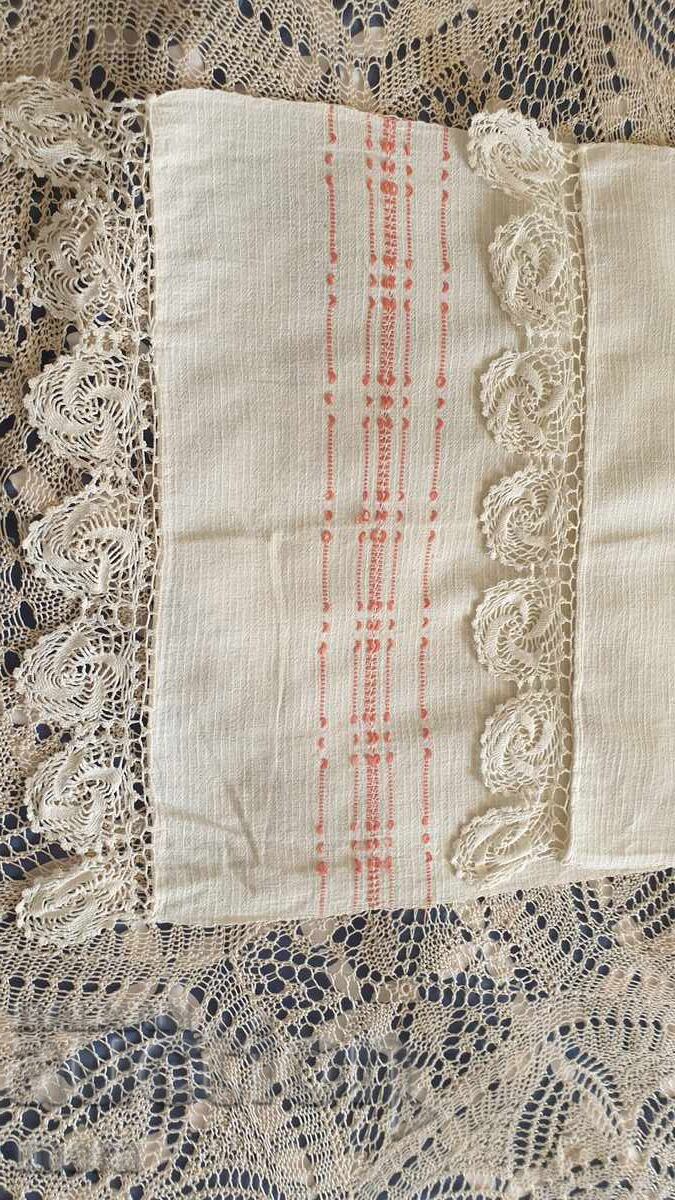 Un misal autentic cu preț 45.00 BGN | € 23.01 Un misal autentic cu preț 45.00 BGN | € 23.01