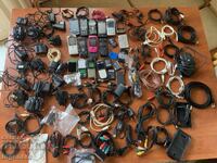 TELEFOANE, CABLURI DE ÎNCĂRCARE, CĂȘTI, MOUSE, PIESE, DEȘEURI ȘI ALTELE