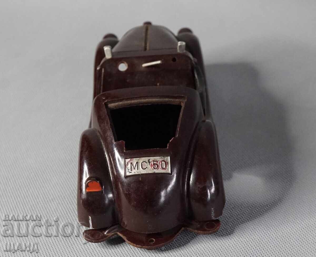 Доставка на Стара Българска Бакелитена играчка ретро кола дип комуна