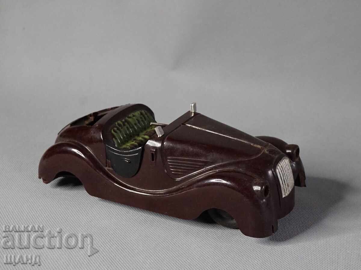 Стара Българска Бакелитена играчка ретро кола дип комуна