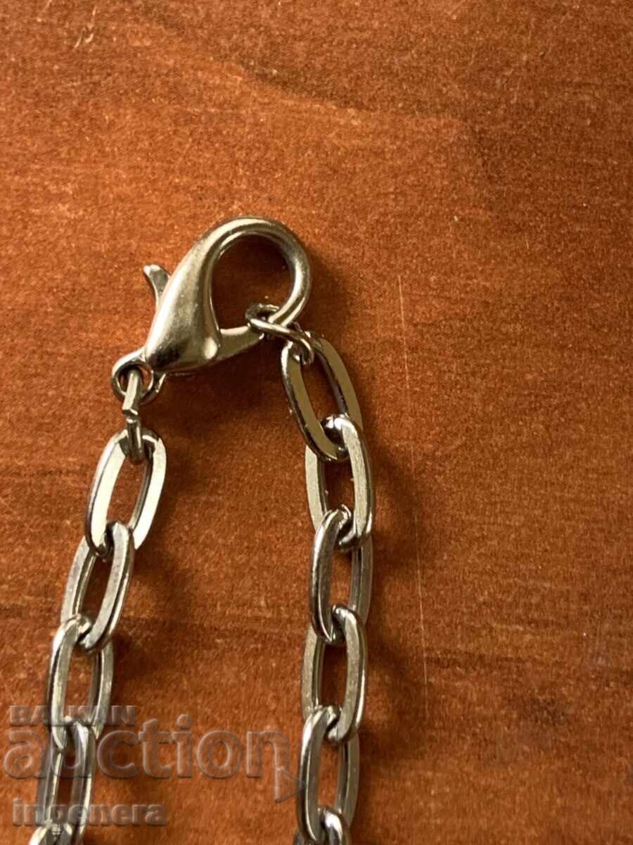 Auction  NECKLACE CHAIN PENDANT METAL