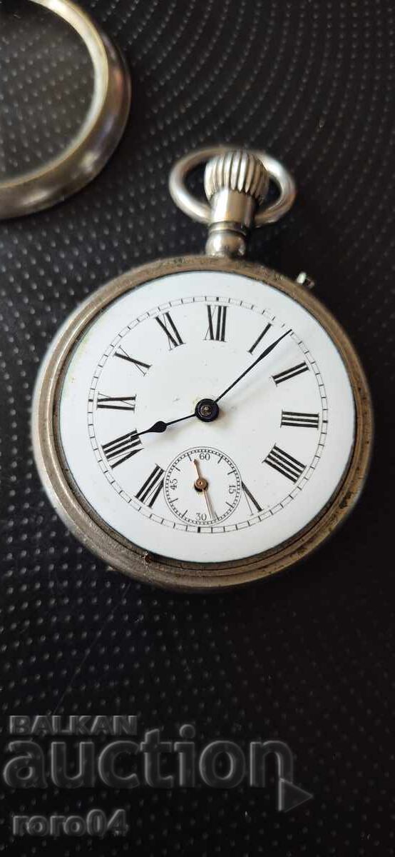 CEAS DE BUZUNAR STAR - FUNCȚIONAL - EXCELENT cu preț 129.00 BGN | € 65.96