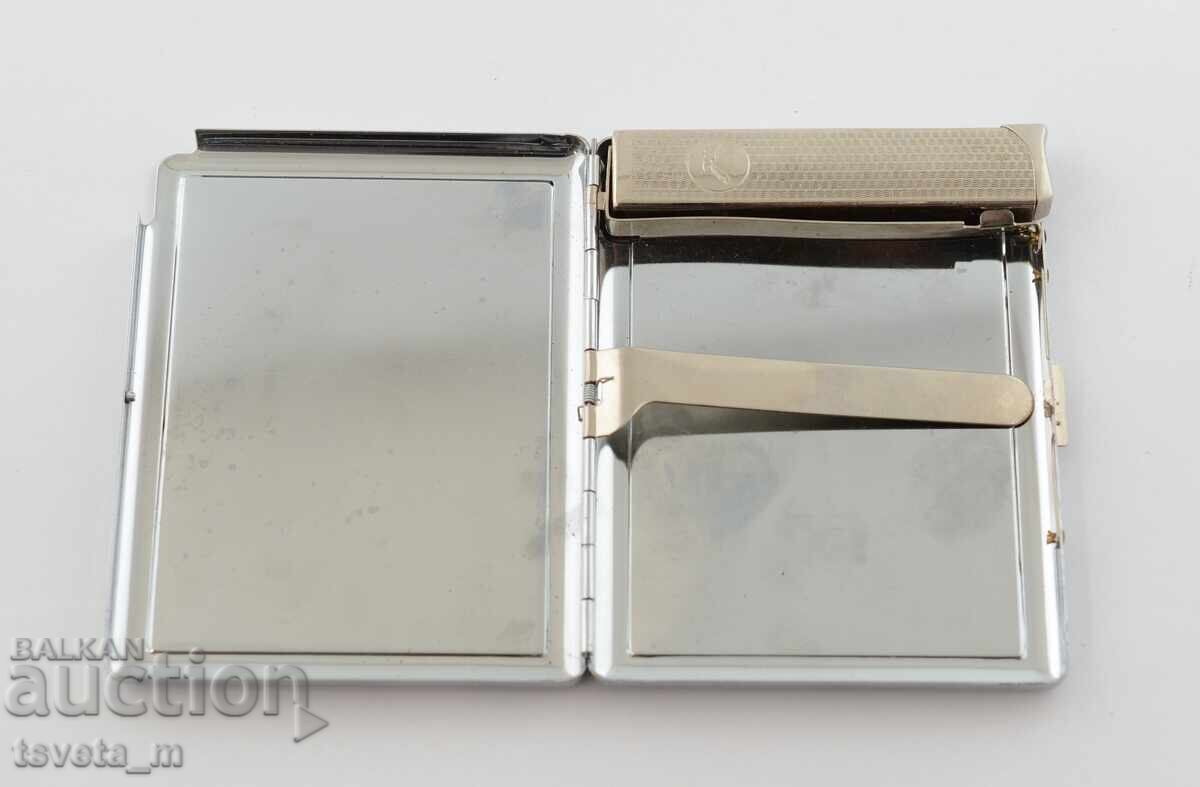 Auction  Antique snuffbox with lighter