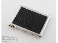 Tabacheră veche cu brichetă