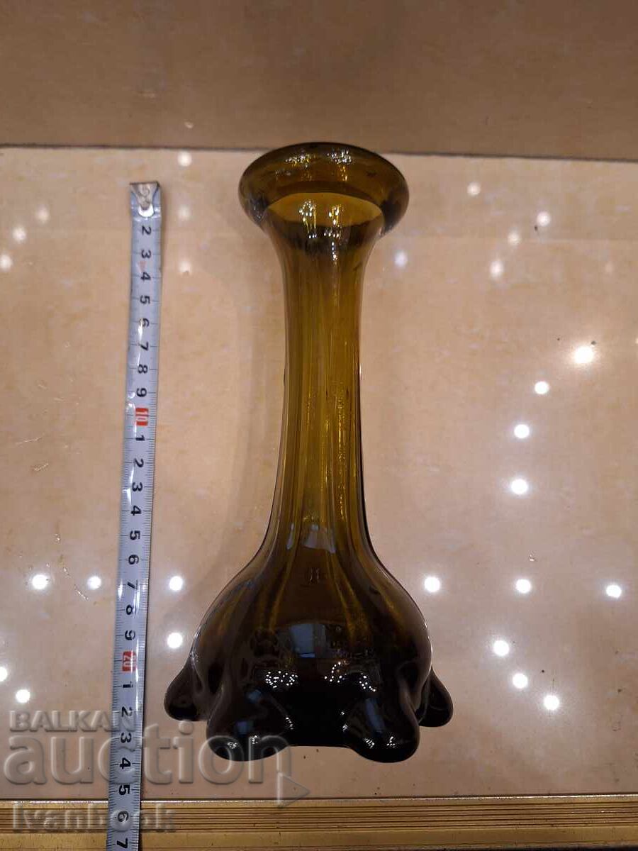 Vaza de sticla retro social. cu preț 7.00 BGN | € 3.58