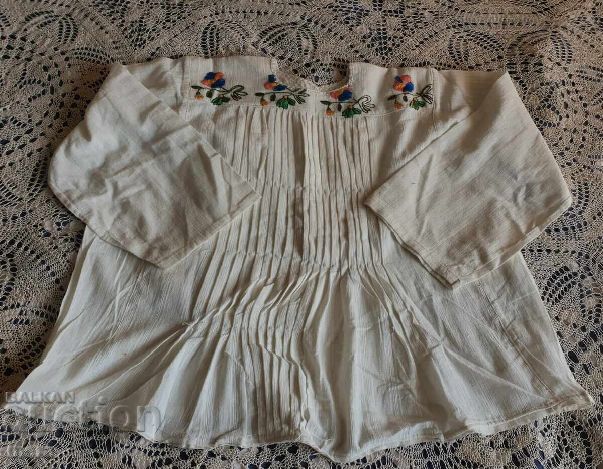 Доставка на Автентична къса риза от народна носия Доставка на Автентична къса риза от народна носия