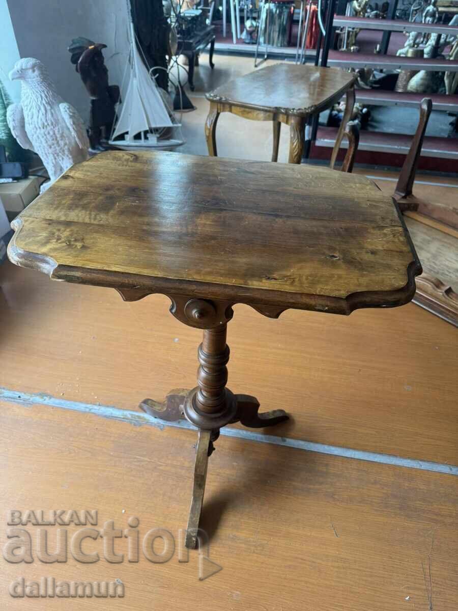 Αντίκα τραπέζι ξυλόγλυπτο με τιμή 120.00 BGN | € 61.36