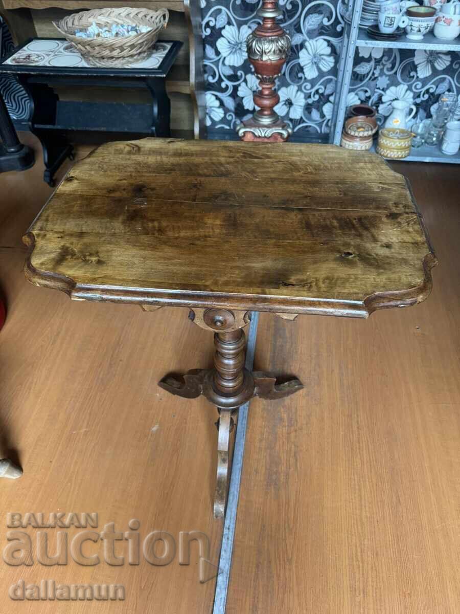 Παράδοση Αντίκα τραπέζι ξυλόγλυπτο