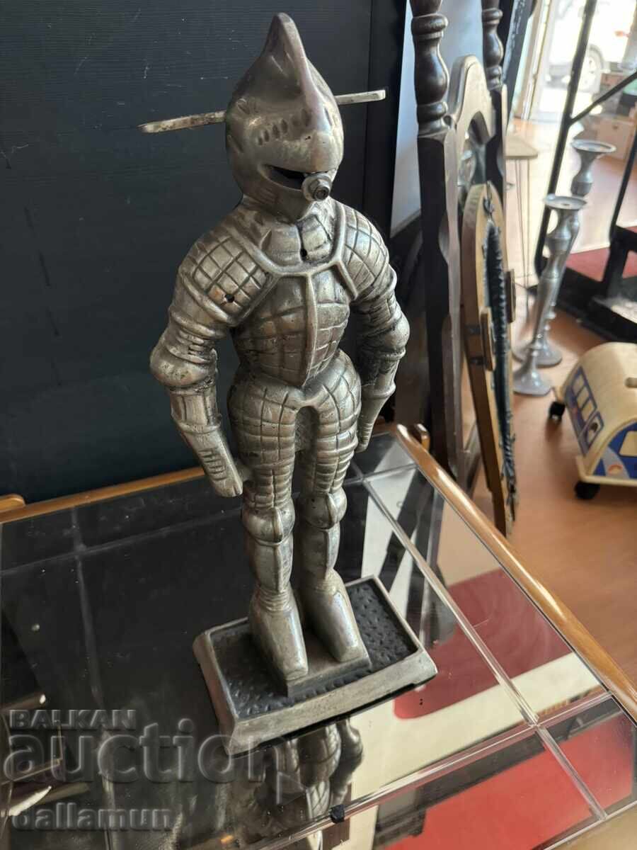 Αρχαίο σιδερένιο άγαλμα Πολεμιστής διακόσμηση τζακιού με τιμή 80.00 BGN | € 40.90