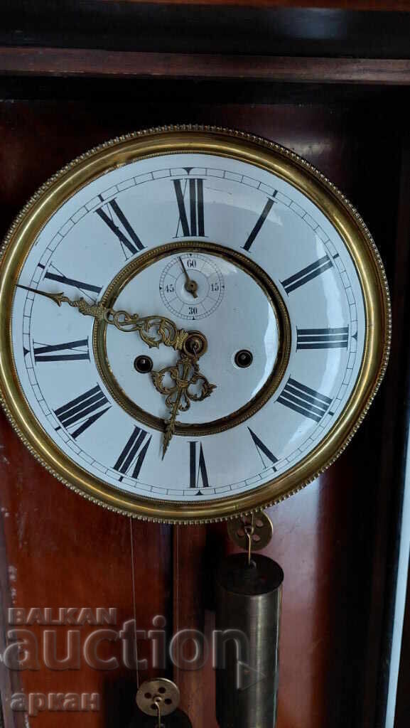 Μασίφ επιτοίχιο μηχανικό ρολόι - τέλη του 19ου αιώνα με βαρίδια με τιμή 1500.00 BGN | € 766.94 Μασίφ επιτοίχιο μηχανικό ρολόι - τέλη του 19ου αιώνα με βαρίδια με τιμή 1500.00 BGN | € 766.94